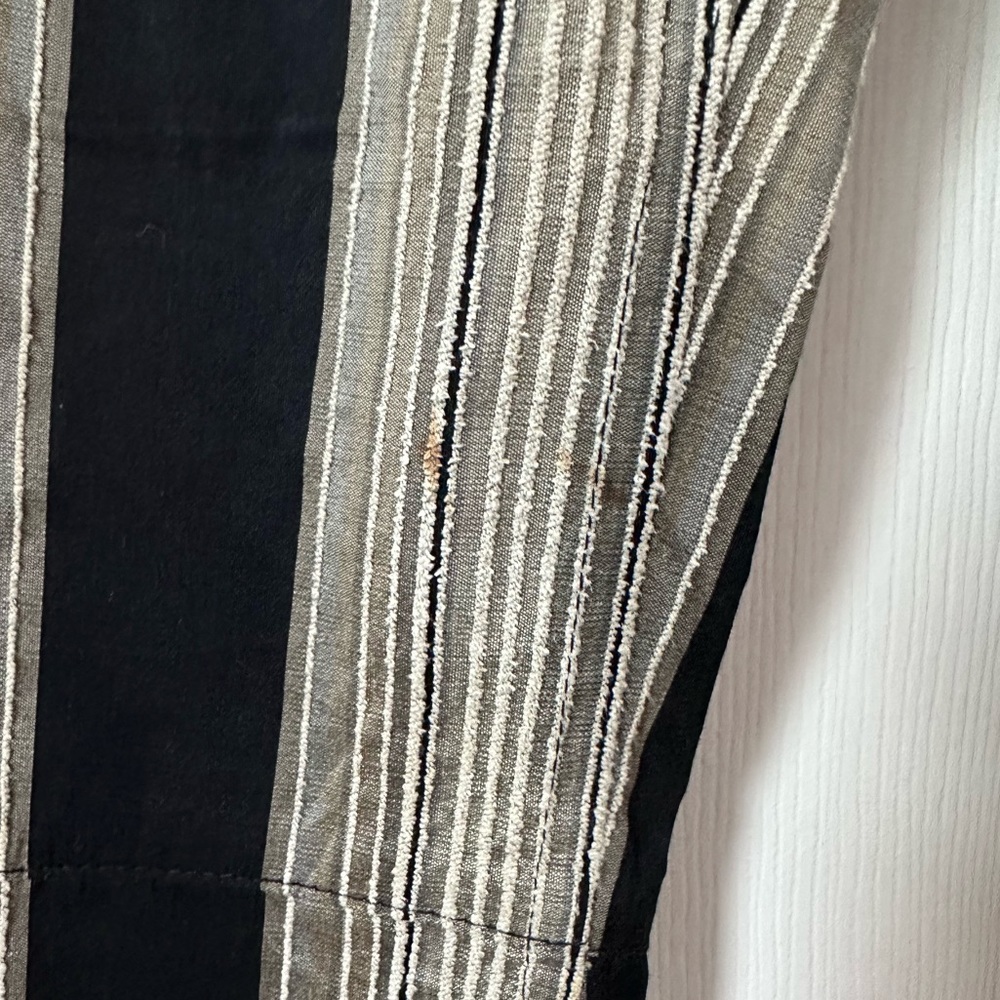 Alice + Olivia Cropped Striped Pants. Size 0 - Picture 9 of 12